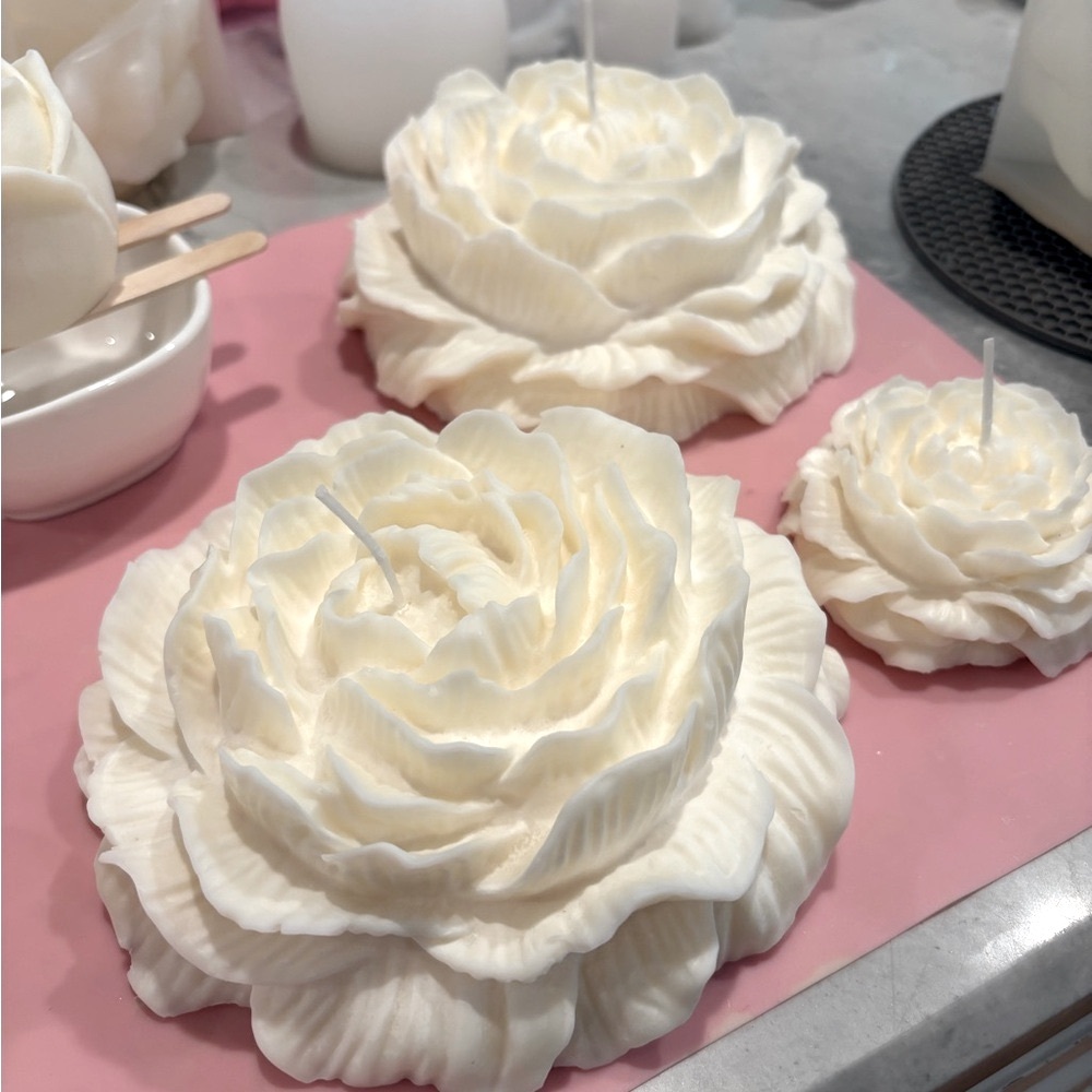 Handmade Soy White Rose / Peony Candle Non-toxic Vanilla Fragrance - Picture 6 of 8